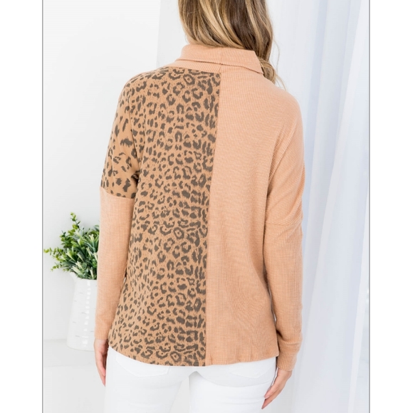 Leopard Print Ribbed Top - Picture 2 of 6